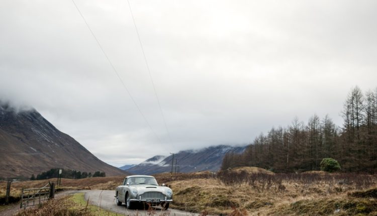 Aston Martin to Build Goldfinger DB5 Cars-01